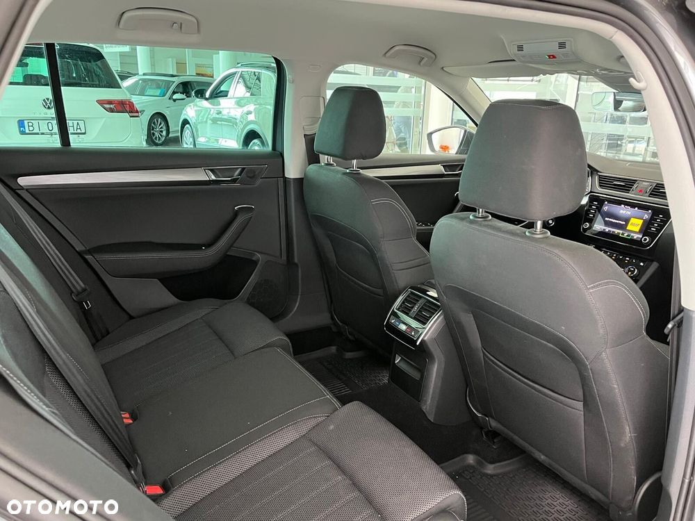 Skoda Superb 2.0 TDI SCR Style DSG - 39