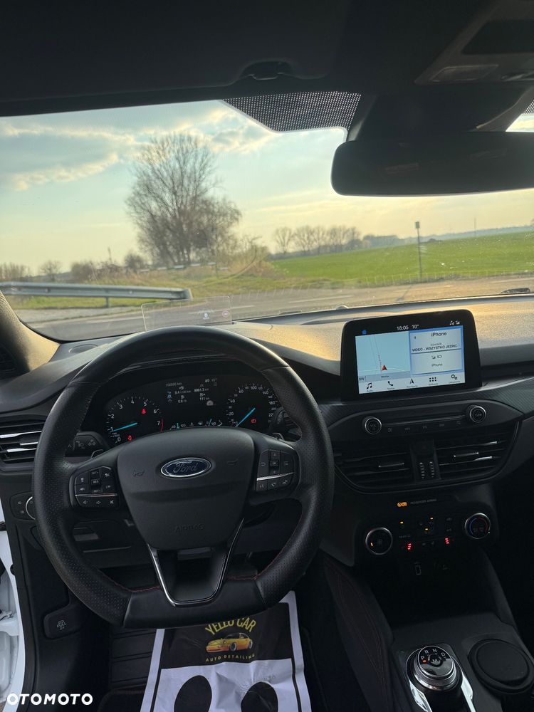 Ford Focus 1.5 EcoBoost ST-Line - 14