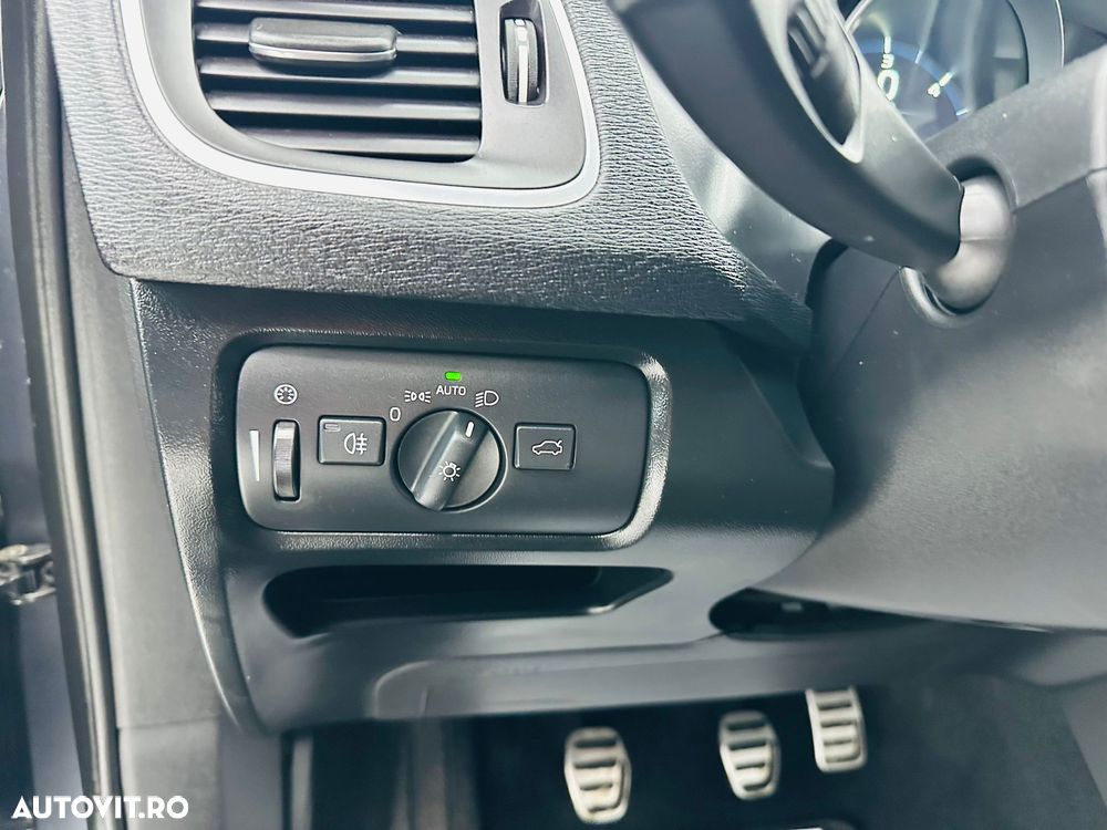 Volvo V40 D2 R Design - 27