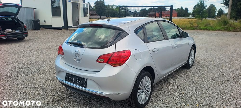 Opel Astra 1.6 Style - 9