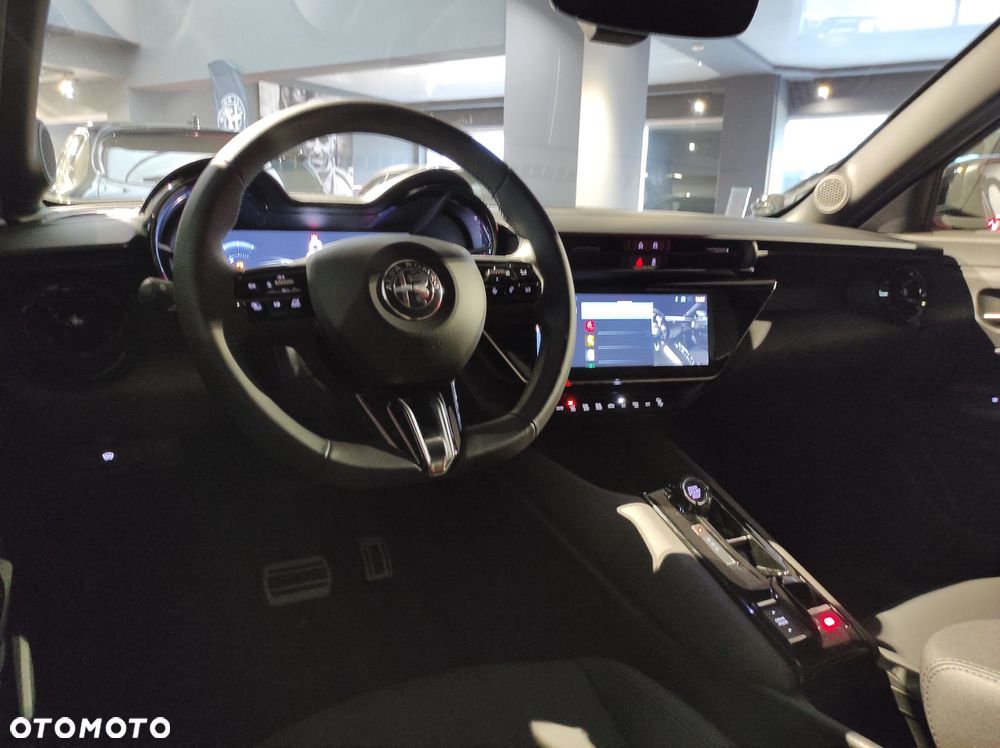 Alfa Romeo Junior 1.2 mHEV Ti eDCT - 15