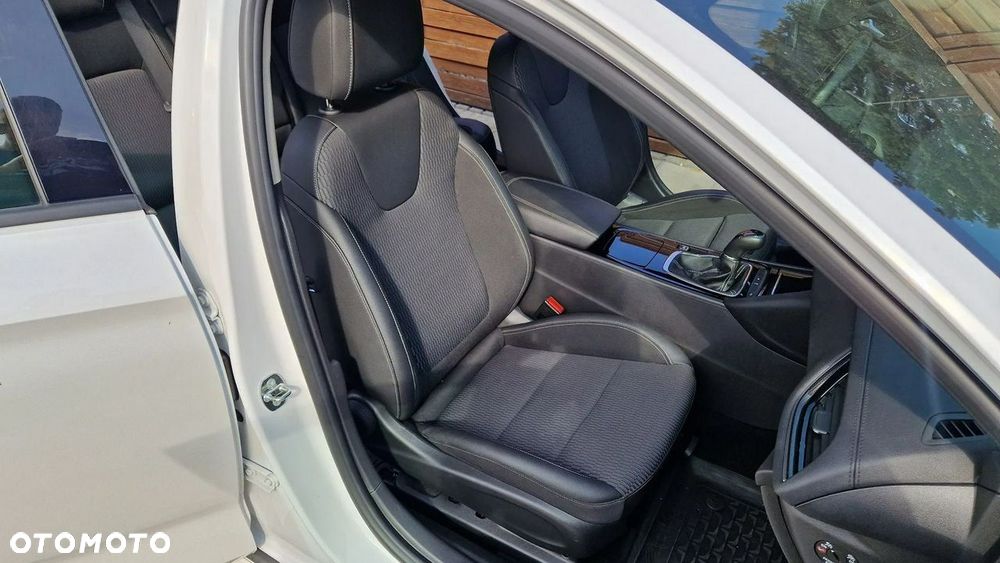 Opel Insignia - 16