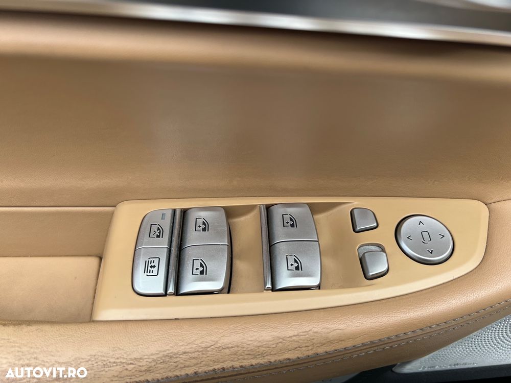 BMW Seria 7 730d xDrive - 32