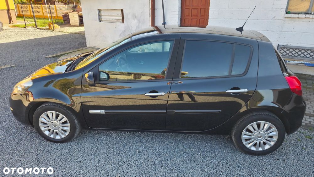 Renault Clio 1.2 16V Limited EU6 - 29