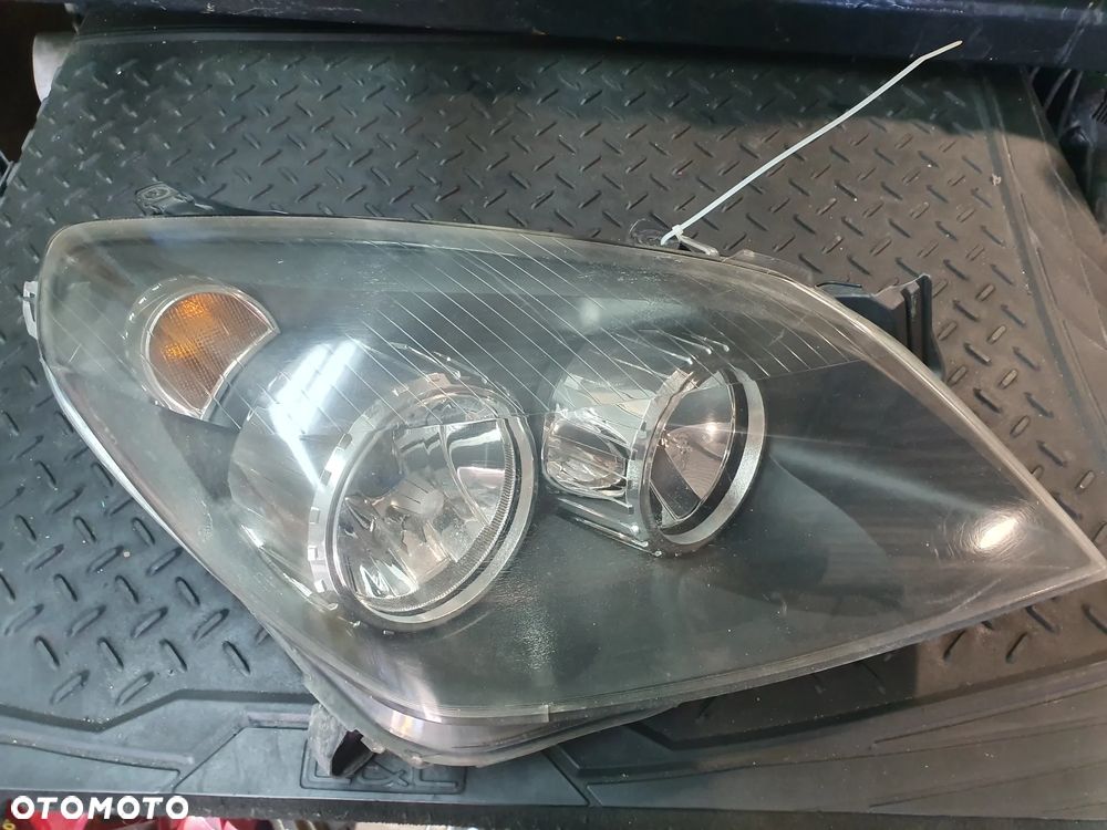 OPEL ASTRA H 04-10 REFLEKTOR LAMPA PRZEDNI PRAWY PRZEDNIA PRAWA  1EG27037002 EUROPA - 1