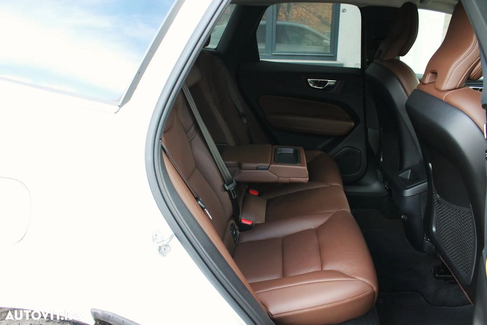 Volvo XC 60 B5 D AWD Geartronic Inscription - 10