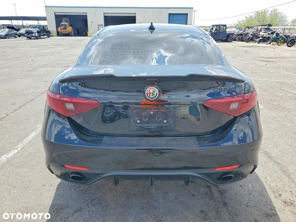 Alfa Romeo Giulia - 3