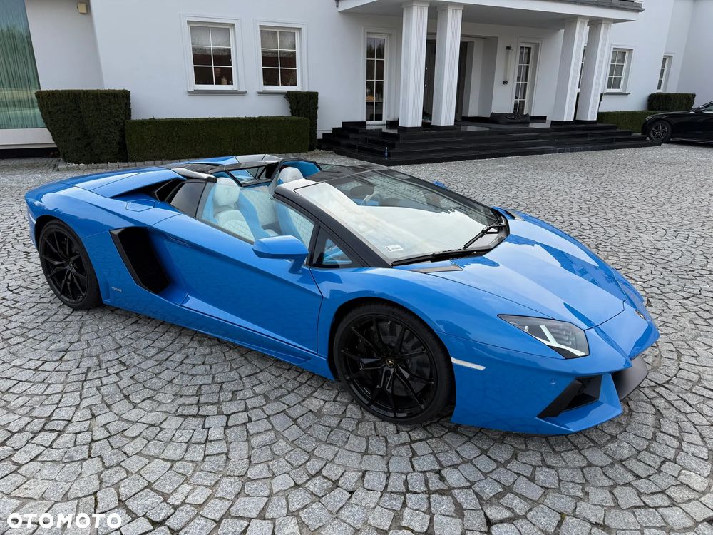 Lamborghini Aventador - 16