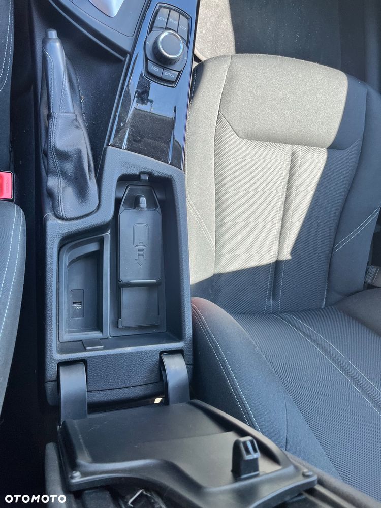 BMW Seria 3 320i xDrive Advantage - 12