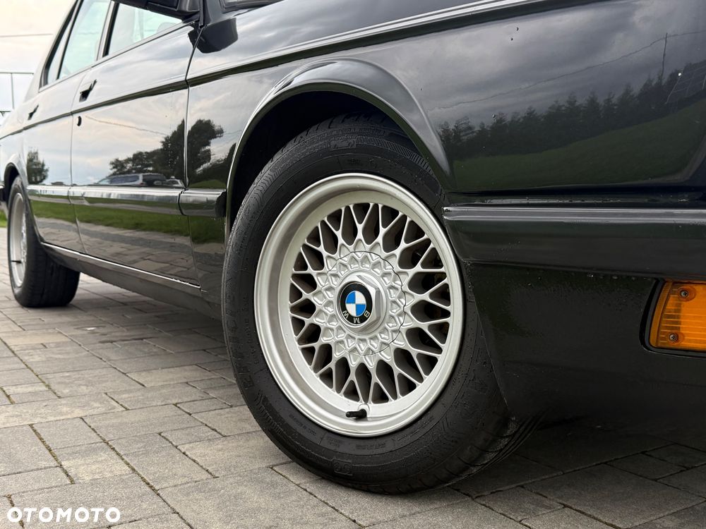 BMW Seria 5 525 i - 13