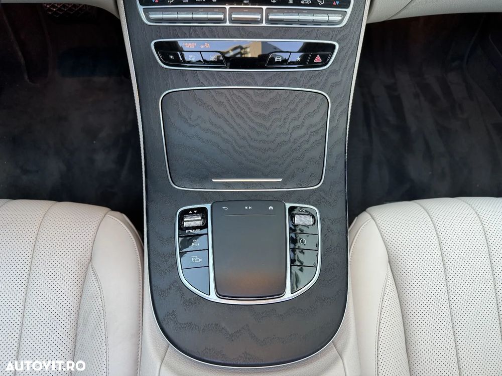 Mercedes-Benz E 300 4MATIC Aut. - 10