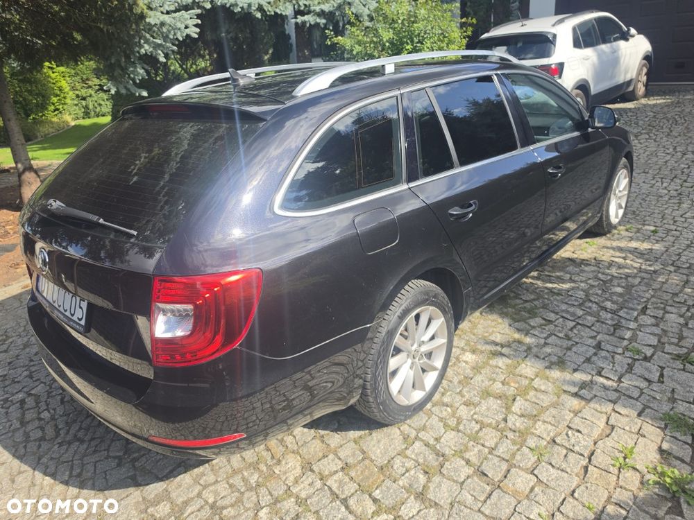 Skoda Superb 2.0 TDI Ambition DSG - 5
