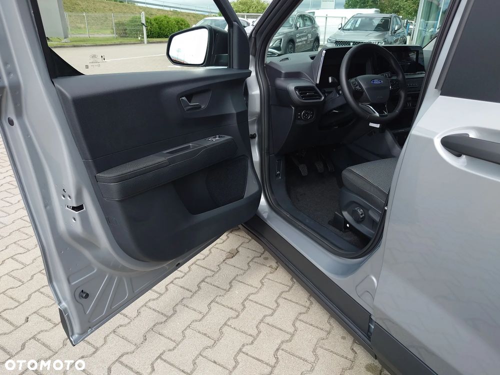 Ford Transit Courier - 9