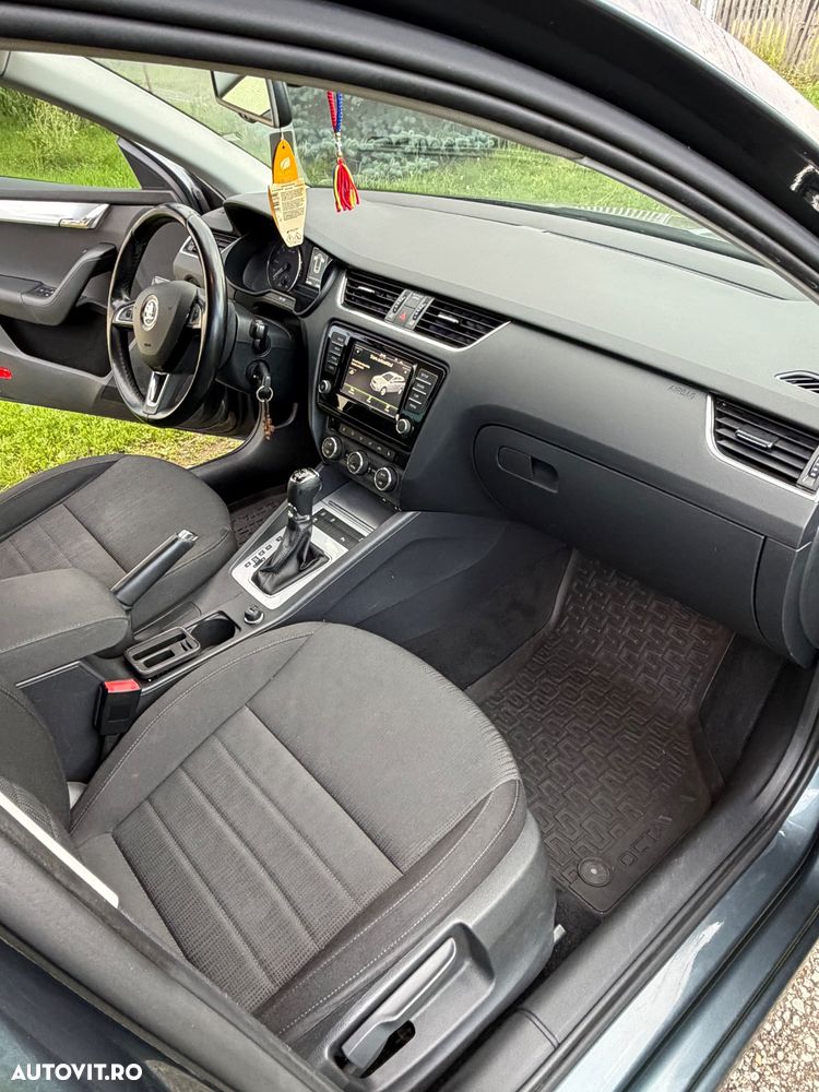 Skoda Octavia 2.0 TDI DSG 4X4 Style - 20