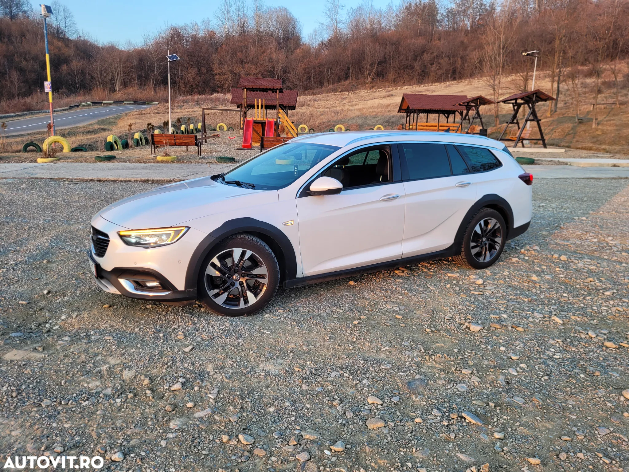 Opel Insignia Country Tourer 2.0 BiTrb D 4x4 Automatik Exclusive - 3