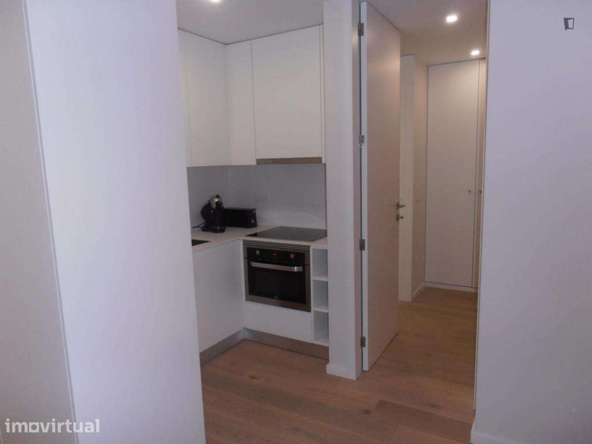 Apartamento com 1 quartos - localizado em Santo Ildefonso Porto - Grande imagem: 2/18