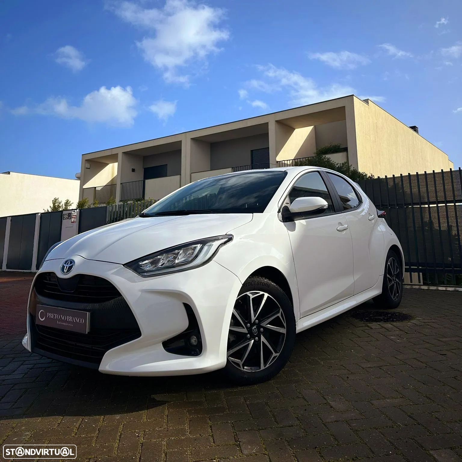 Toyota Yaris 1.5 HDF Comfort Plus - 4