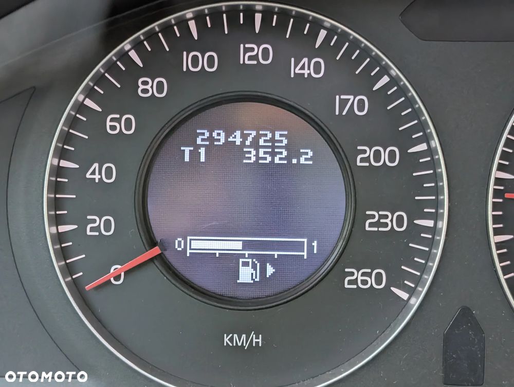 Volvo V70 2.0D Momentum - 25