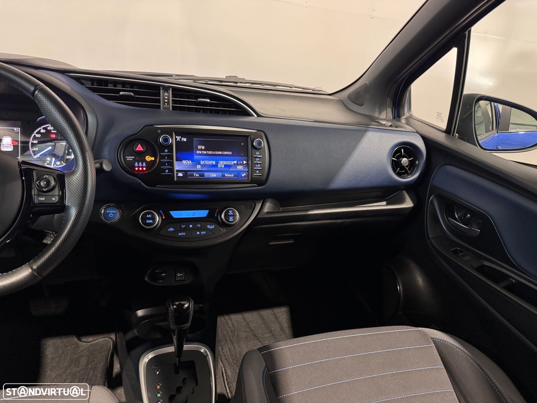Toyota Yaris 1.5 HSD Exclusive+P.Luxury - 26