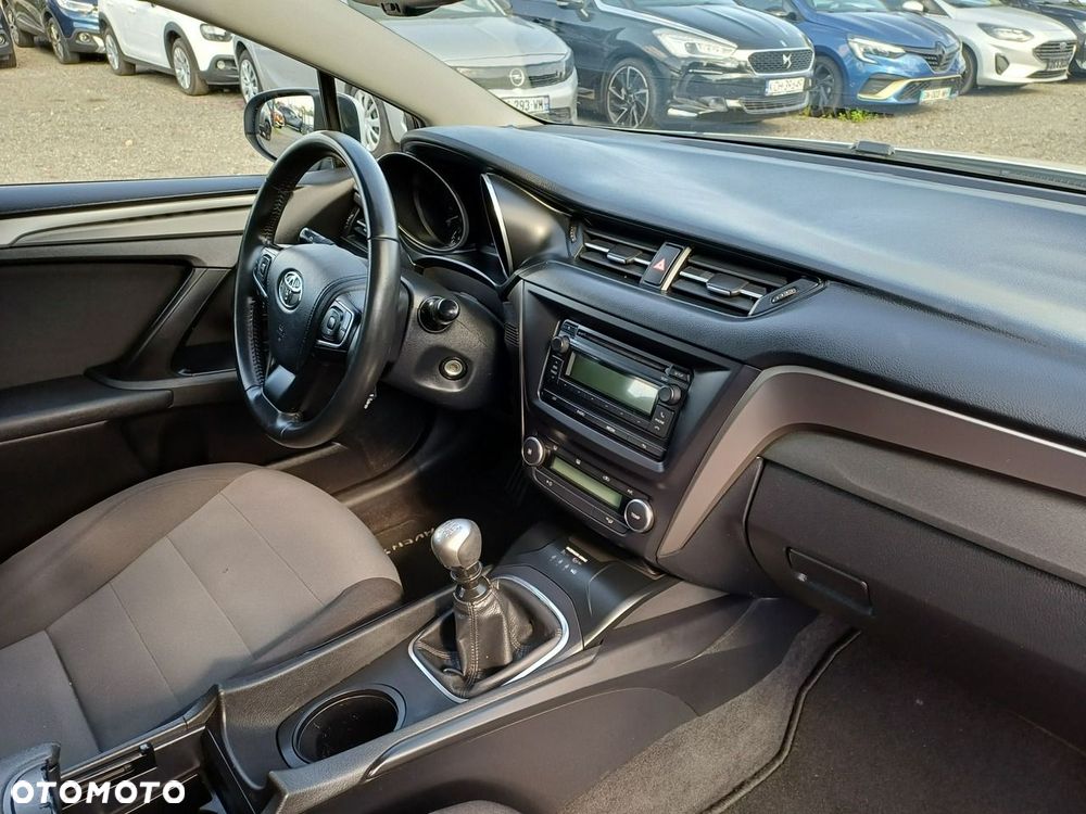 Toyota Avensis 1.8 Selection - 12