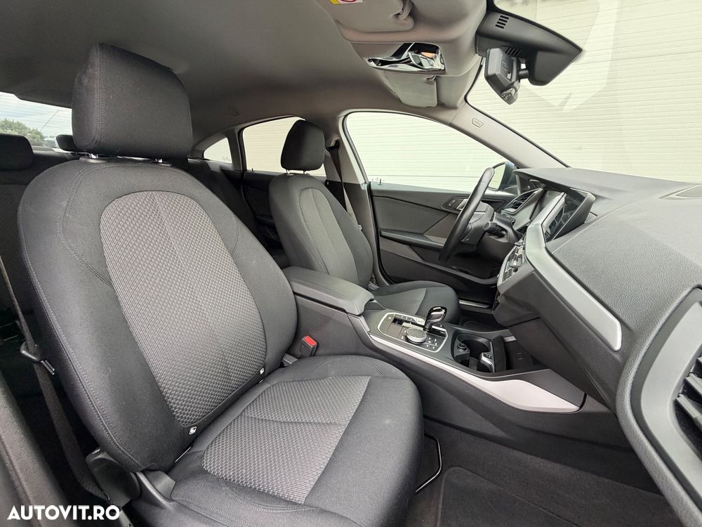 BMW Seria 2 218i Aut. - 28