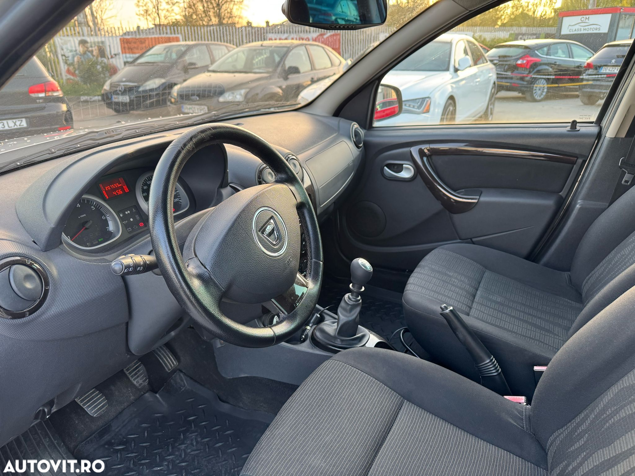 Dacia Duster 1.5 dCi 4x4 Laureate - 9