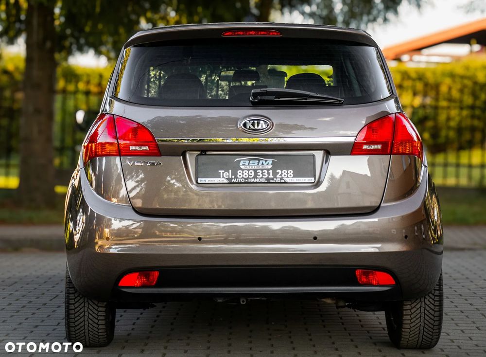 Kia Venga 1.6 CVVT Black Collection - 10