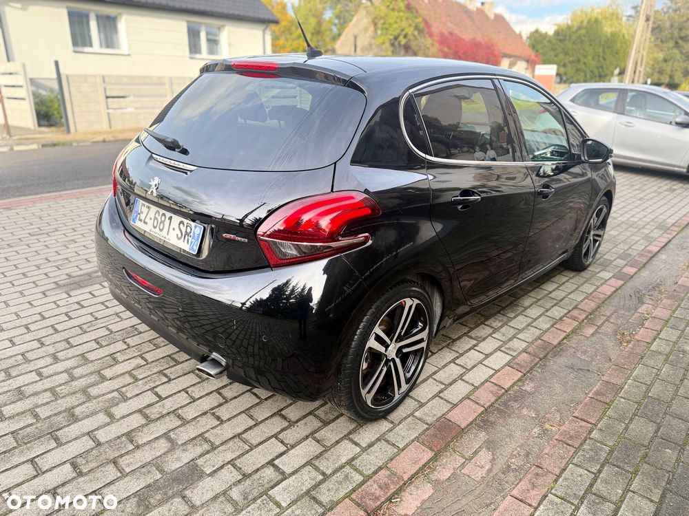 Peugeot 208 1.2 PureTech Allure S&S - 5