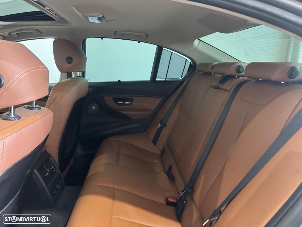 BMW 328 i Auto Pack M - 12