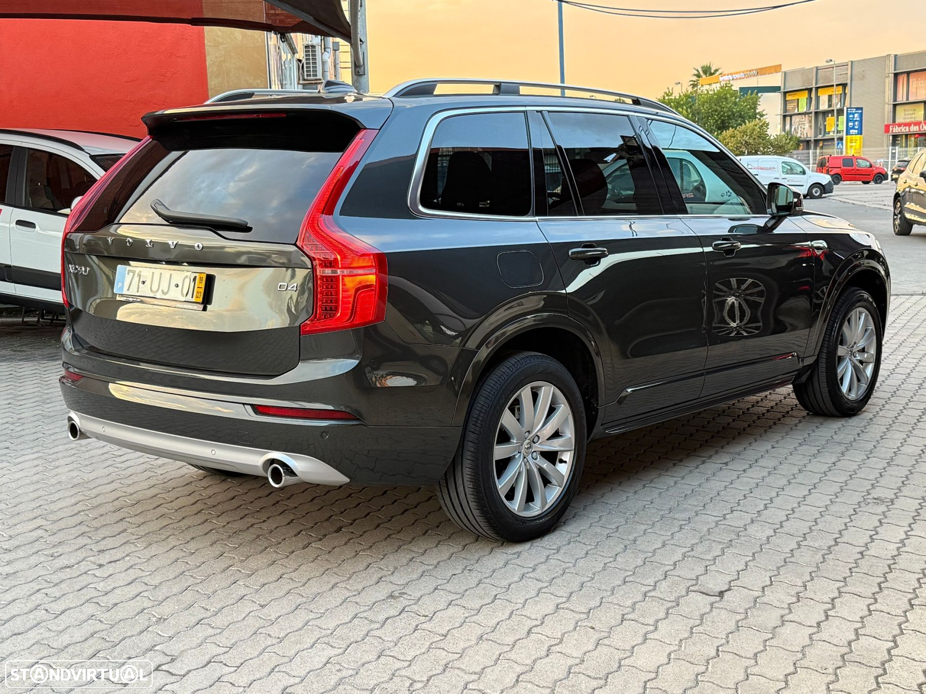 Volvo XC 90 2.0 D4 Momentum - 4