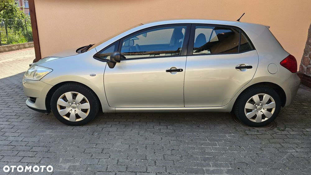 Toyota Auris - 4