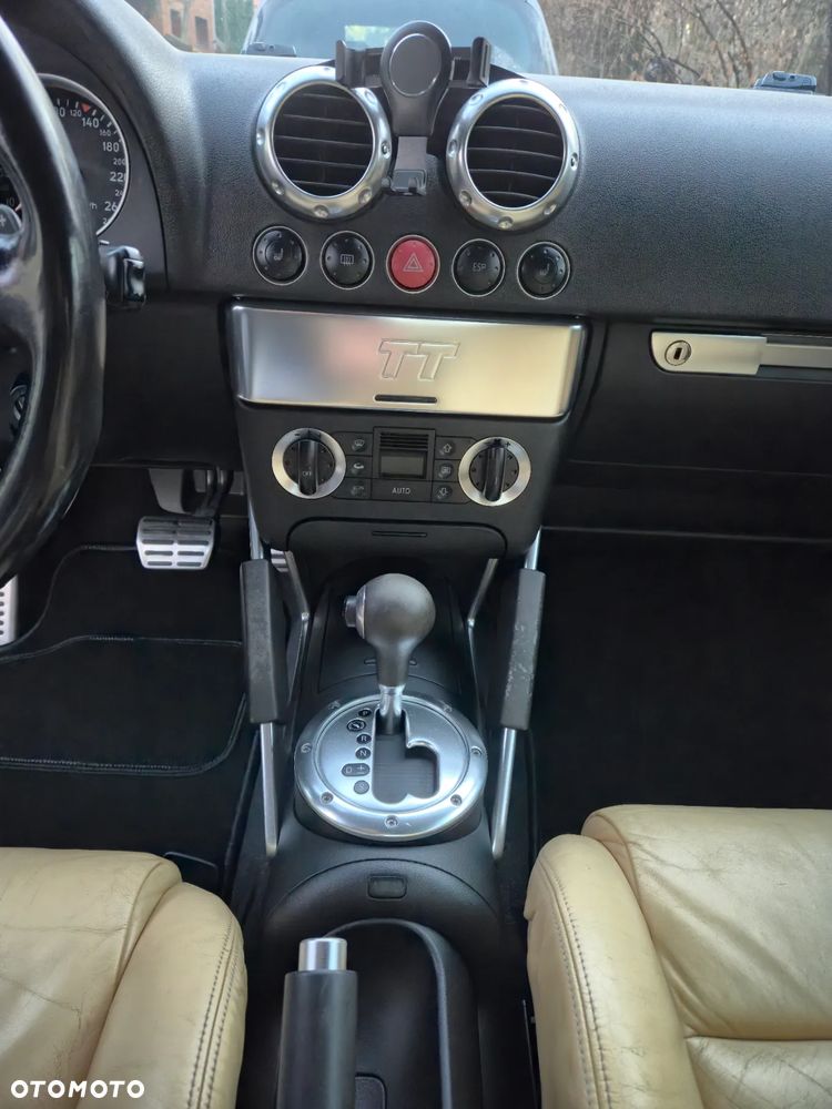 Audi TT Coupé 3.2 quattro DSG - 21