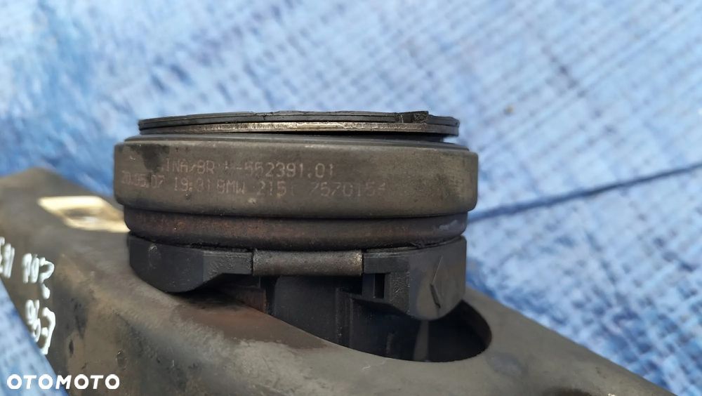 ŁAPA ŁOŻYSKO OPOROWE SPRZĘGŁA  7554027 7570153 7570154 BMW E46 E90 E91 E92 E81 E87 X3 E83 E60 E61 - 4