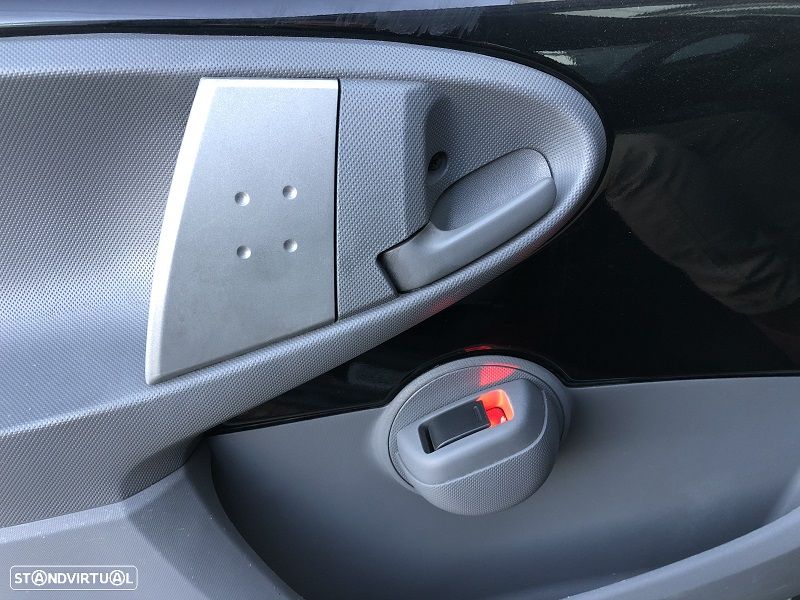 Peugeot 107 1.0 Black&Silver - 10