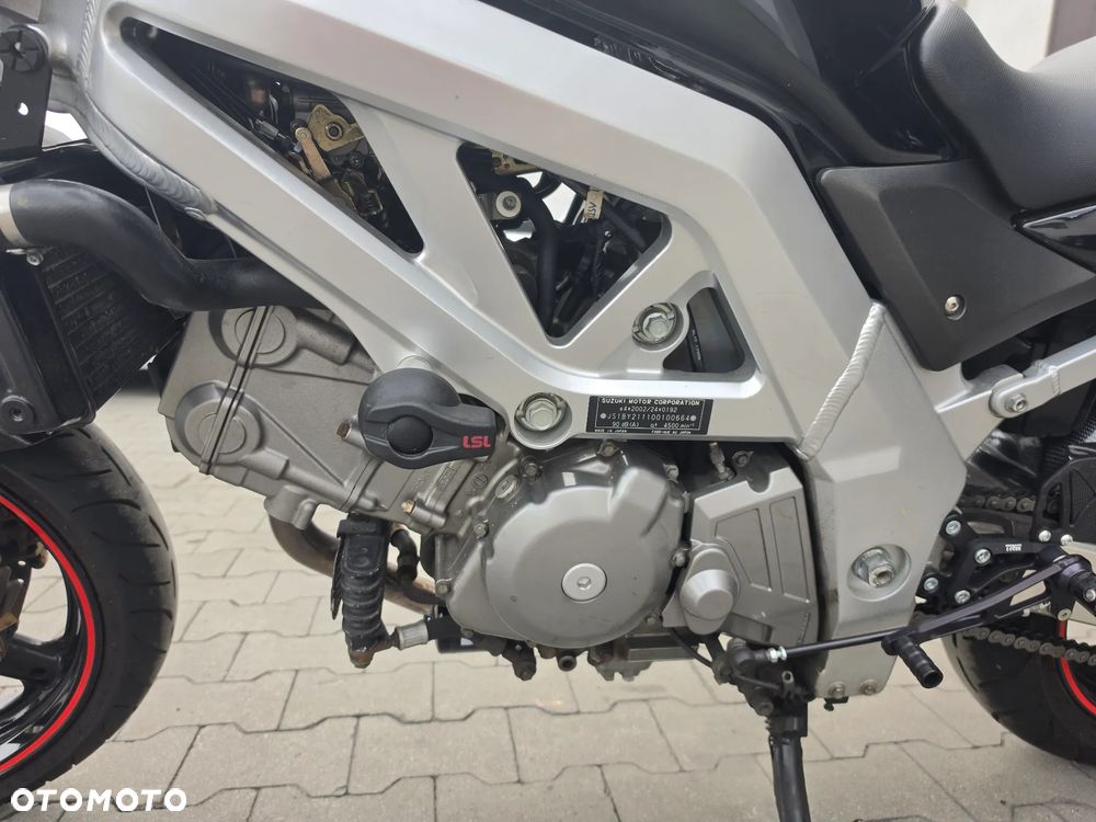 Suzuki SV - 11