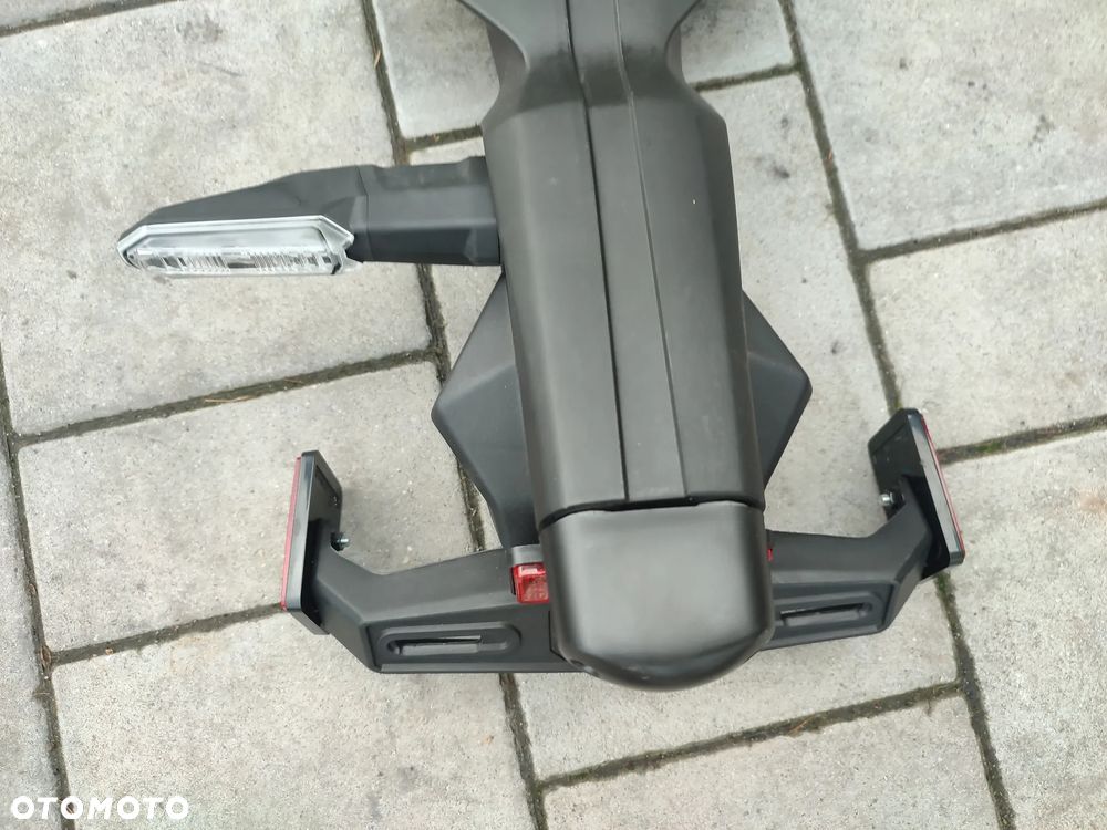 Mocowanie, podświetlanie tablicy rejestracyjnej, ogon, kierunkowskaz Kawasaki Z900 Z 900 - 4