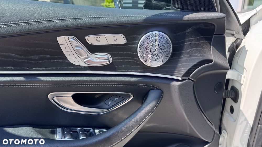 Mercedes-Benz Klasa E 220 d 4-Matic 9G-TRONIC - 12