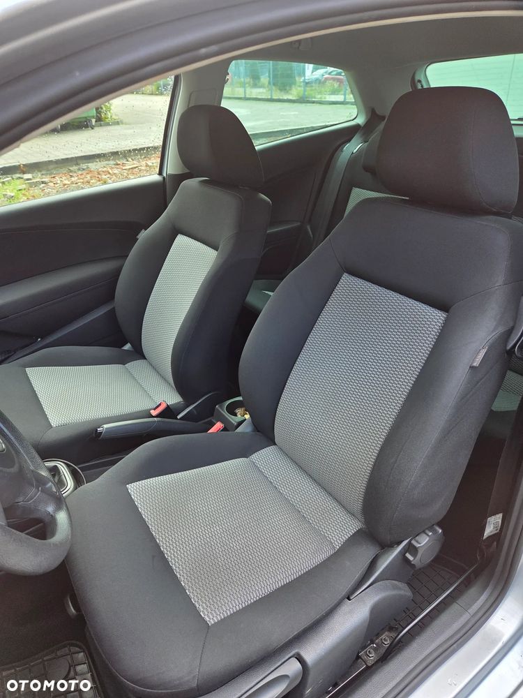 Volkswagen Polo 1.6 TDI DPF Highline - 12