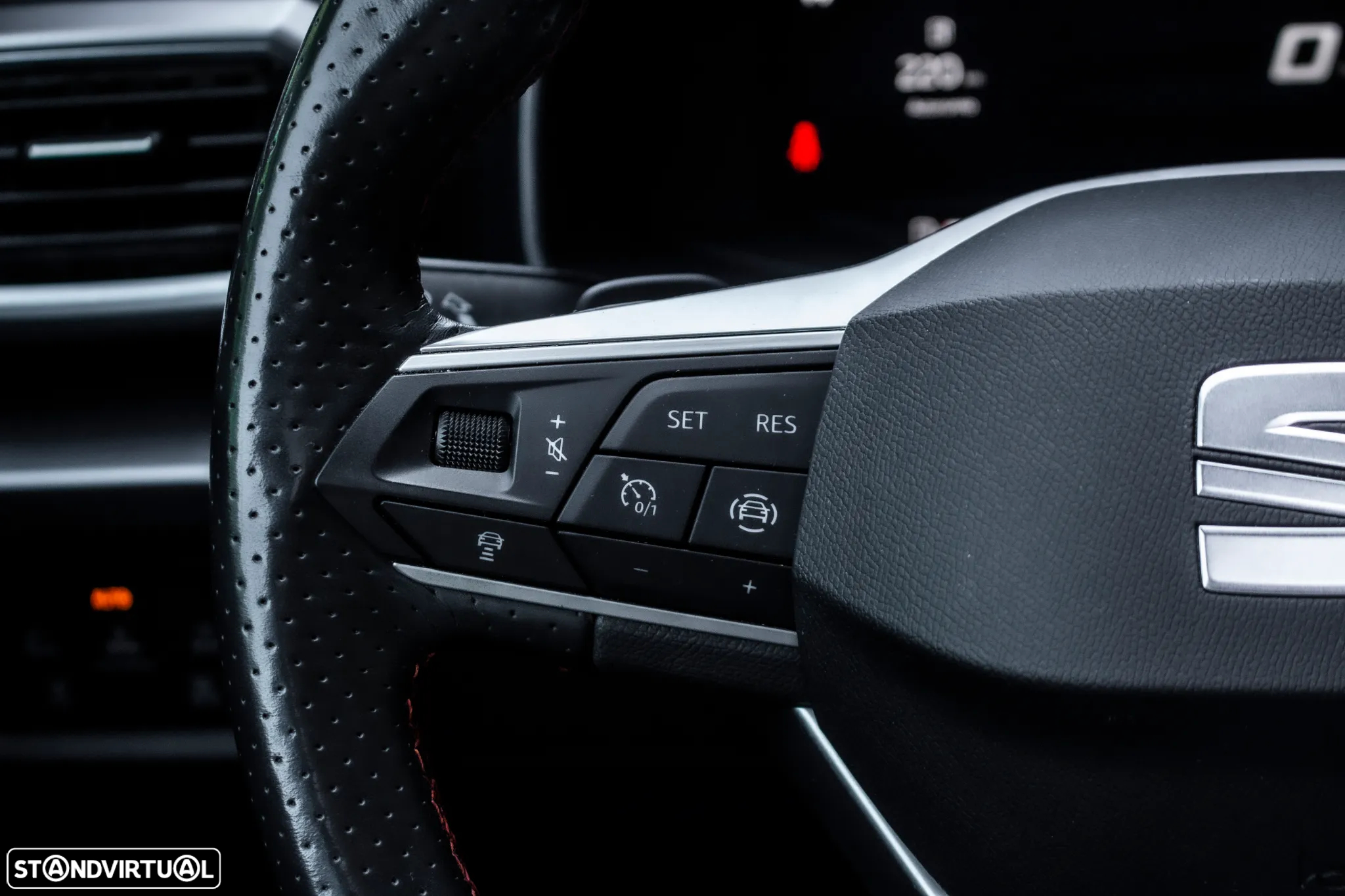 SEAT Leon ST 2.0 TDI DSG FR - 14