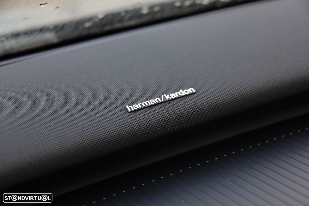 Volvo EX30 69 kWh Single Motor Extended Range Black Edition - 27