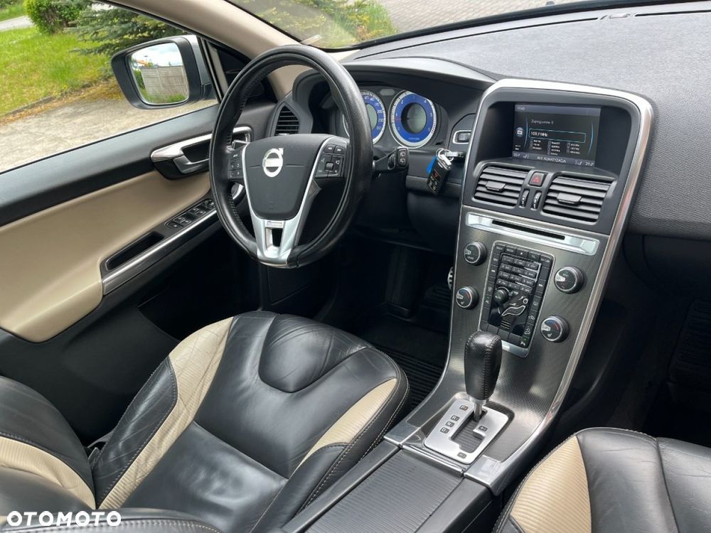 Volvo XC 60 2.4D AWD RDesign - 7