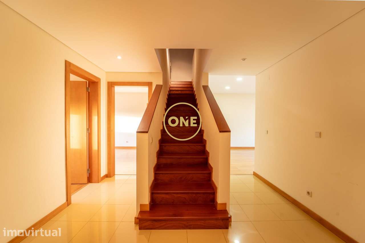 ✨ Apartamento T4 na prestigiada Avenida E – São Miguel ✨ - Grande imagem: 4/35