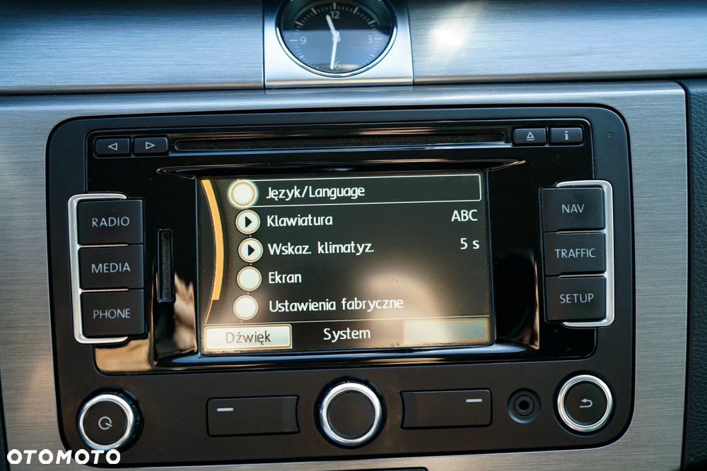 Volkswagen Passat 1.6 TDI Comfortline - 30