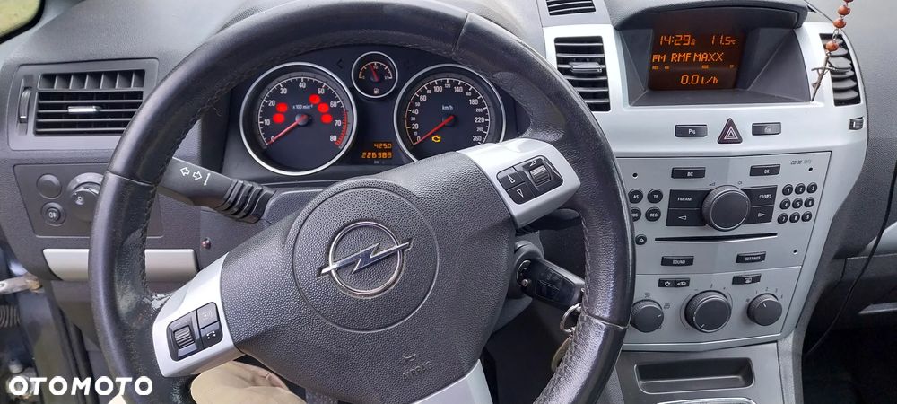 Opel Zafira 1.8 Enjoy - 14