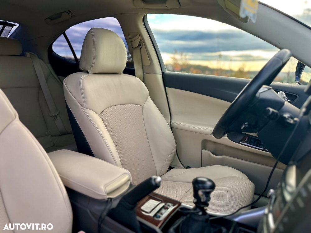 Lexus Seria IS 220d Luxury - 9