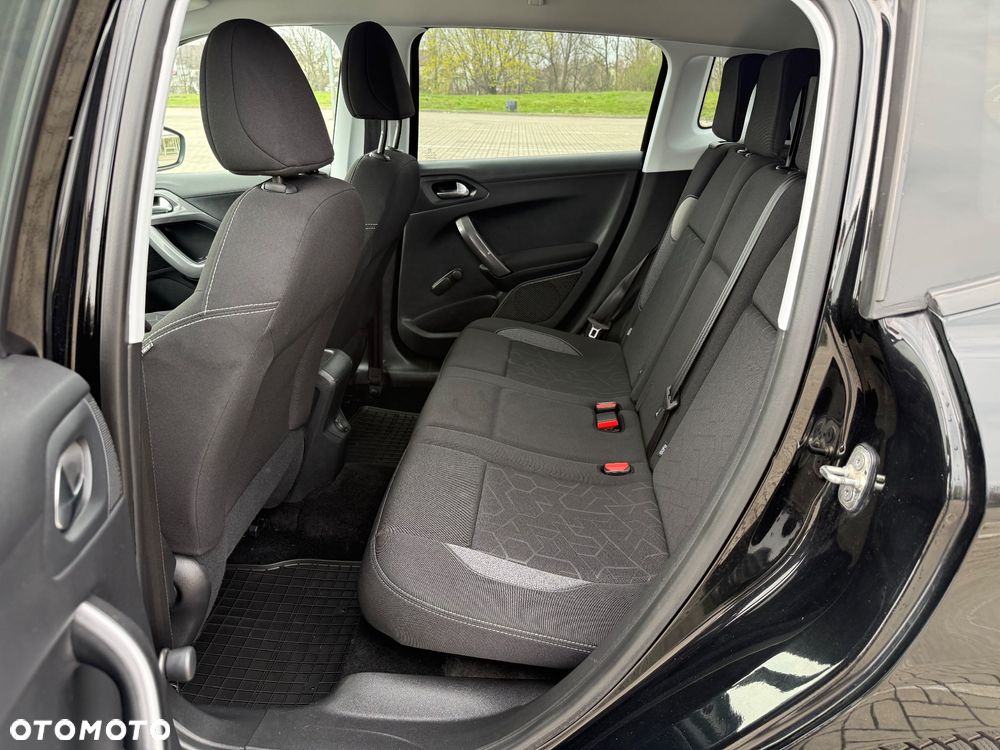 Peugeot 2008 PureTech 82 Style - 16