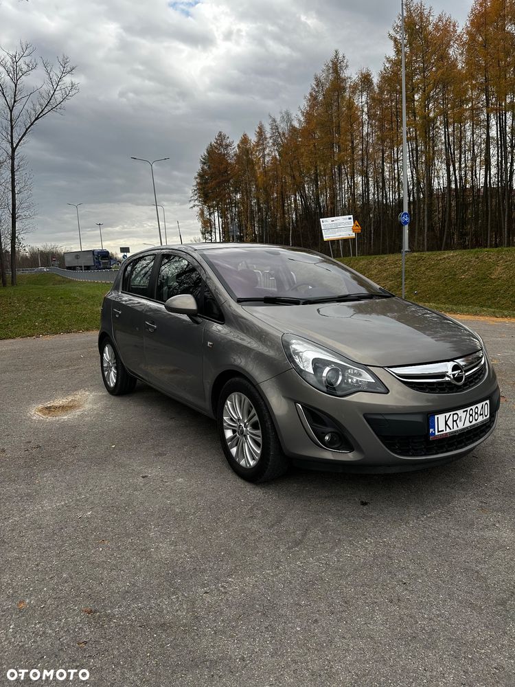 Opel Corsa 1.2 16V Essentia - 1