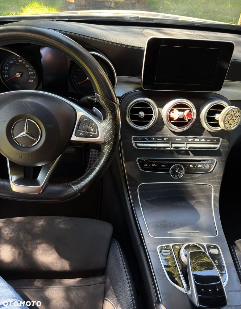 Mercedes-Benz Klasa C 200 4Matic 9G-TRONIC AMG Line - 18