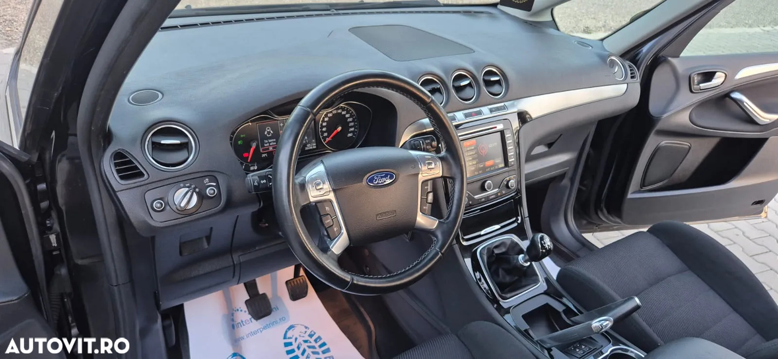 Ford Galaxy - 12