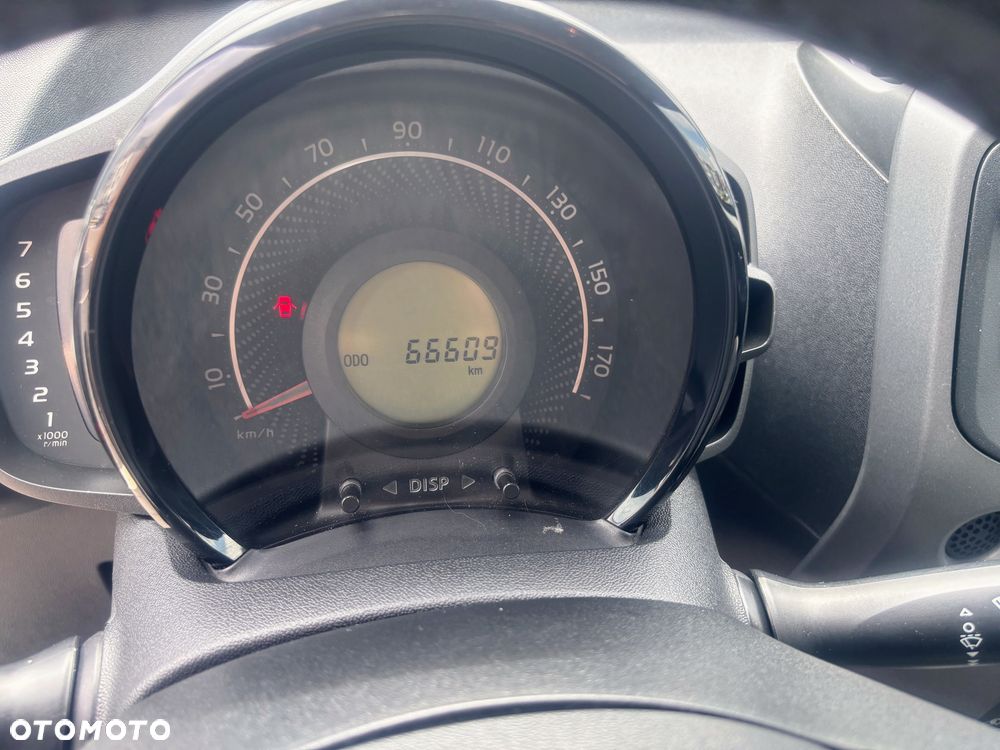 Toyota Aygo x-play - 7